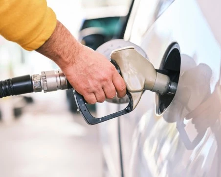 Словения временно ограничи продажбите на гориво заради недостиг