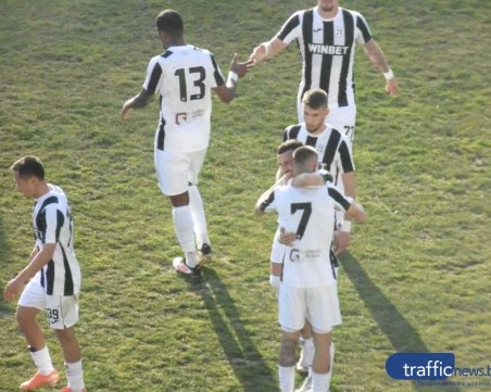 Вижте съставите на Локомотив и Ботев Враца