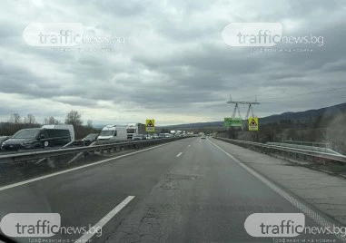 Километрично тапа на АМ Тракия заради тежката катастрофа, режат ламарини