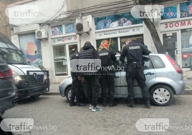 Мистерията се разплете: Жандармеристите отключили колата с тел, за да помогнат на жена