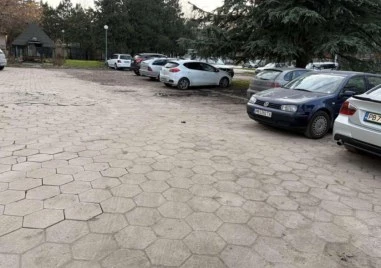Собственикът на зала „Строител взе терен до комплекса, прави паркинг за 240 хил. евро