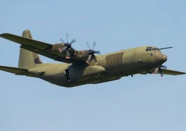 Военен самолет със 110 войници на борда се разби в Колумбия