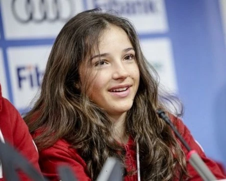 Очакваме Малена Замфирова да се прибере в България през април