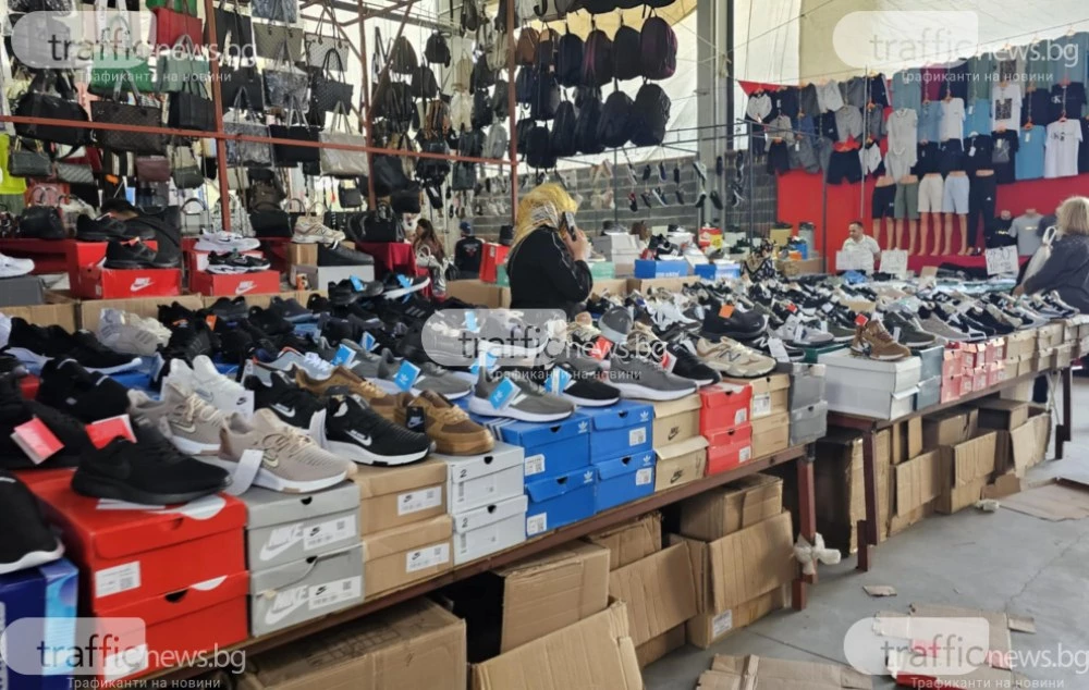 Иззеха хиляди фалшиви маркови маратонки и чорапи при акция в 