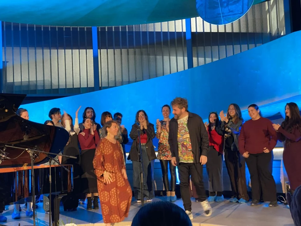 Млади джаз музиканти на една сцена със звездите Гретчен Парлато и Тейлър Ейгсти