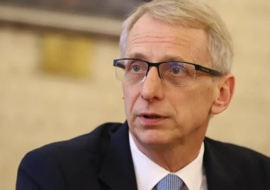 Денков: Очакваме Радев да назове корупцията и решенията срещу нея