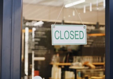 КЗП затвори заведение и два хотела заради сериозни нарушения