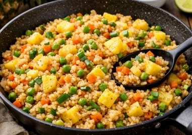 Рецепта за пържен ориз с ананас по тайландски