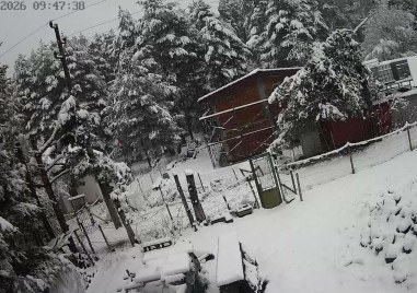 Зимата се завърна: Снежна приказка в няколко пловдивски села СНИМКИ