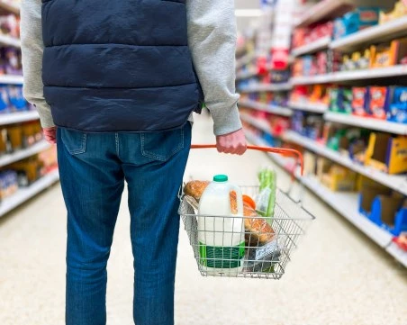 БАБХ: Има храни с изтекъл срок на годност от 2022 и 2023 г., които се продават в магазините