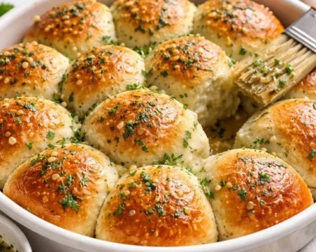 Рецепта за чеснови милинки с билки и пармезан