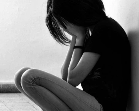 Тихият вик на едно поколение: Защо все повече тийнейджъри губят битката със себе си?