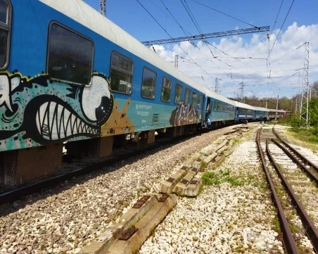 Влак удари жена край Исперих, ампутираха крака ѝ