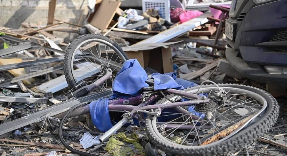 Най-малко четирима души са били убити при днешните руски въздушни удари по Украйна