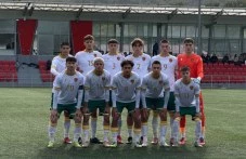 Националите до 19 години загубиха от Англия на старта на квалификациите