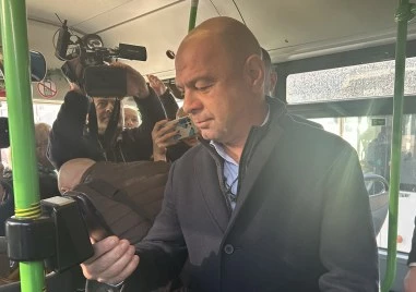 Кметът: До дни завършваме поръчката за градския транспорт, следим цените на билетите
