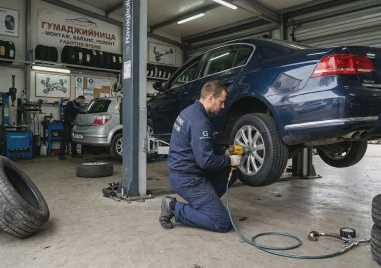 Много ли е 50 евро за смяна на гуми? Пловдивчани масово карат със зимни и всесезонни горини наред