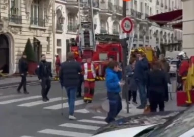 Пожар избухна в петзвезден хотел в Париж, евакуираха стотици души