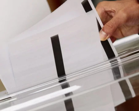 Двойно повече заявления за гласуване извън страната спрямо 2024 г., само в Турция намалели