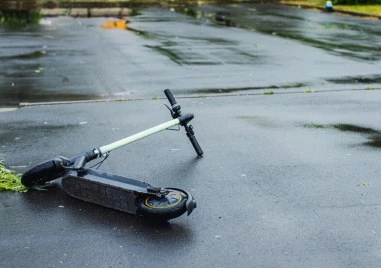 13-годишно дете е с опасност за живота след падане от тротинетка