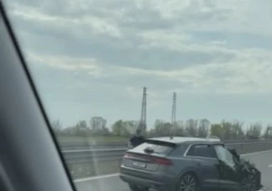 Ауди се удари в камион на АМ „Тракия” край Пловдив
