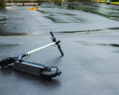 13-годишно дете е с опасност за живота след падане от тротинетка