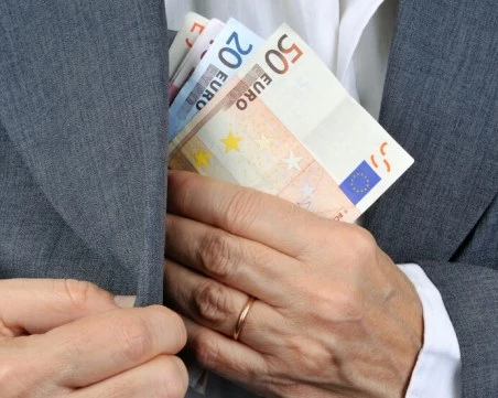 Европейският парламент въвежда общи определения и наказания за корупцията в ЕС