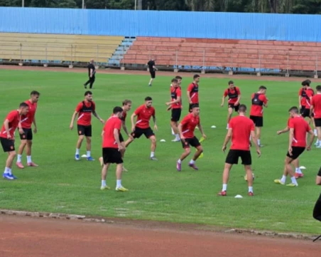 Националите играят срещу Соломоновите острови в първия си мач от турнето в Индонезия