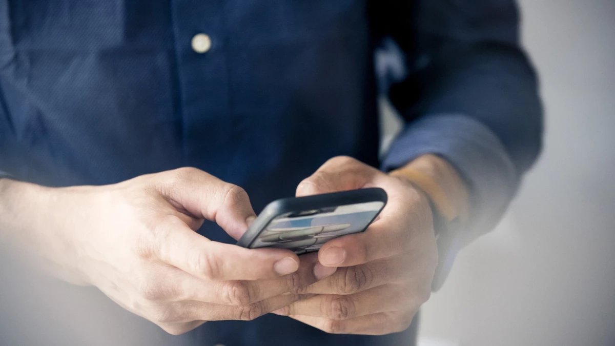 Нова измама: Фалшиви чат съобщения от името на НАП искат данни за „възстановяване