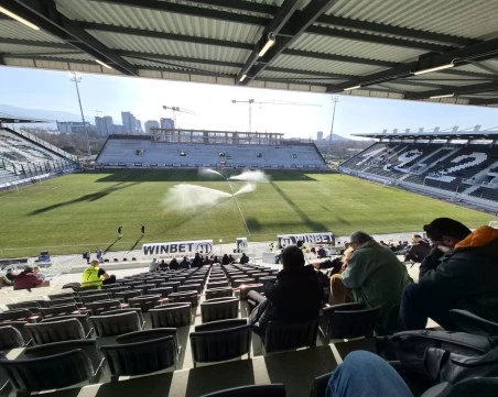 Препроектират Лаута, проучват възможността за скайбоксове и ъглови сектори