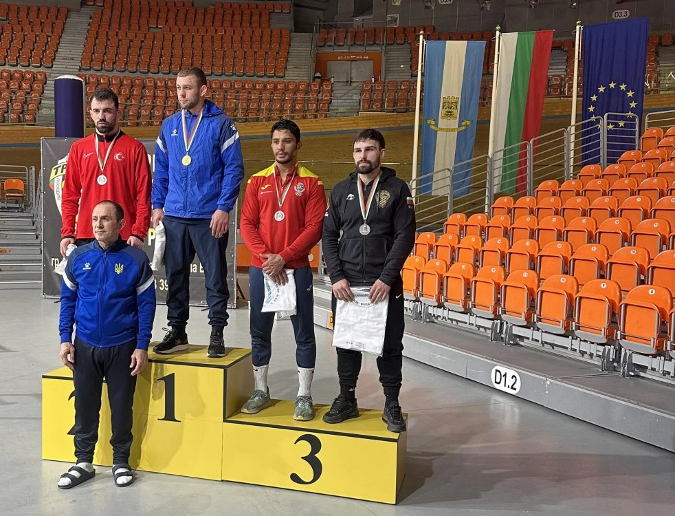 България с две титли в първия ден на „Дан Колов – Никола Петров