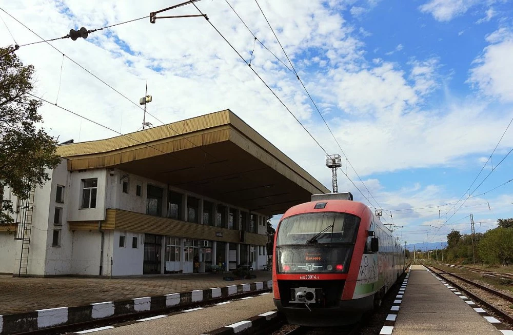 Променят движението на част от влаковете между Пловдив, Хисаря и Карлово