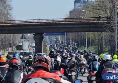 Моторист „запали асфалта на старта на Мотосезона край Пловдив– арестуваха го и му наложиха глоба