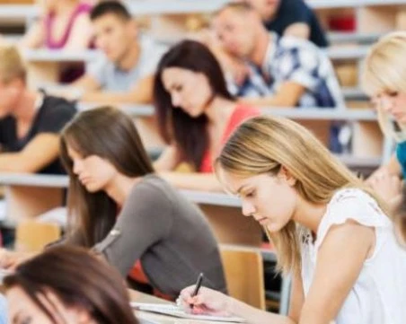 Предлагат промени в таксите за студенти, в Пловдив - 