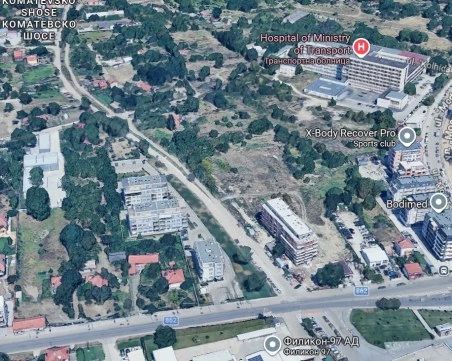 Изграждат водопроводи и канализация на черен път в „Южен