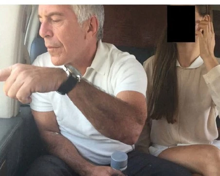 Жертви на Епстийн съдят САЩ и Google заради разкритите им самоличности