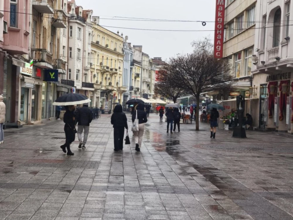 Температурите в Пловдив ще продължат да се понижават, очакват се нови превалявания