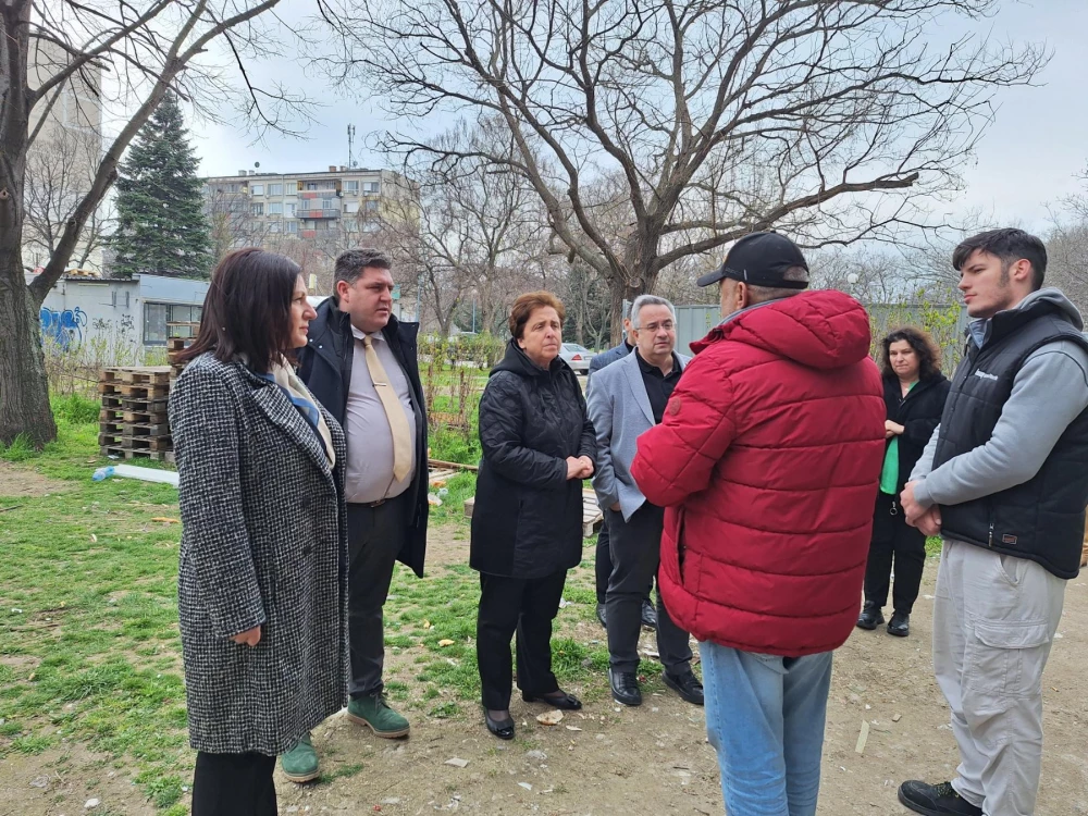 Зам.-министър Дора Янкова провери напредъка по проектите за саниране в Пловдив
