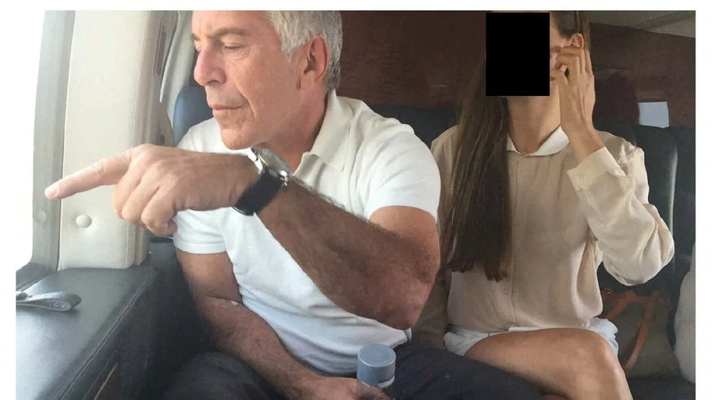 Жертви на Епстийн съдят САЩ и Google заради разкритите им самоличности