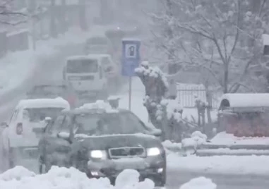 Бурни ветрове, дъжд и сняг оставиха хиляди хора без ток в Словения, Хърватия и Босна и Херцеговина