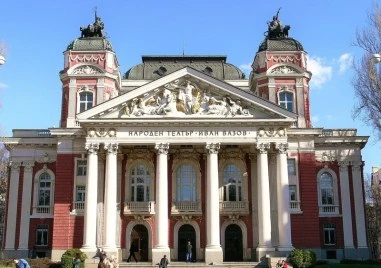 На този ден: Открива се обновеният Народен театър „Иван Вазов с премиера на „Хъшове