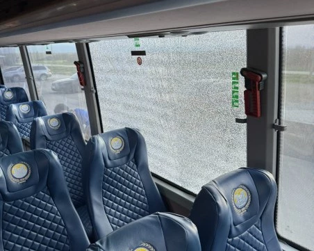 Счупиха стъклото на автобуса на Марица на мача със Секирово