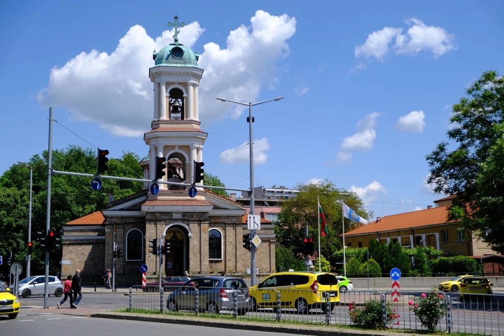 От -5 до +29 градуса: Какво ще бъде времето през април