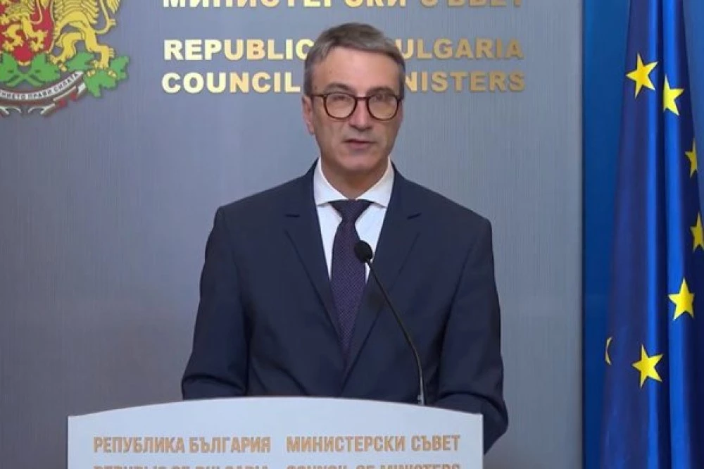 Служебният министър на енергетиката подписа над 160 анекса по ПВУ