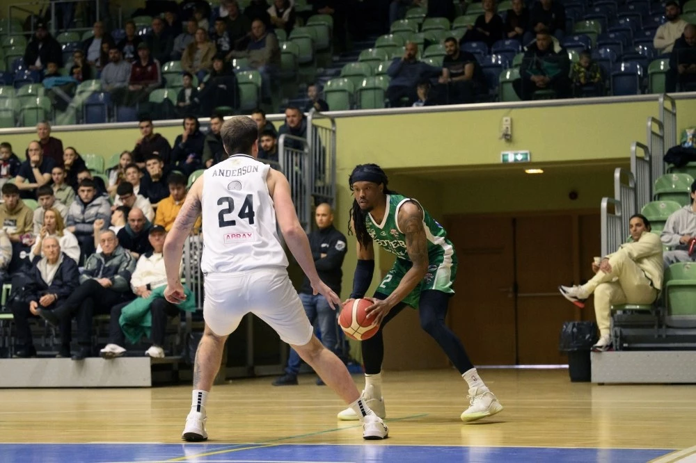 Ужасен мач за баскетболния Локомотив – двама в болница и загуба