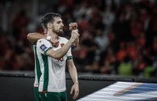 Футболните национали с три поредни победи от почти 4 години насам