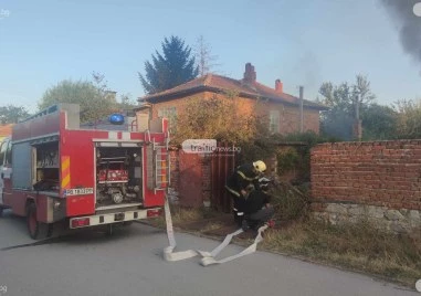 Горяха селскостопански постройки в Пловдивско, има засегнат добитък