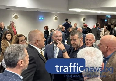 ПИМК между две течения: Овации за Радев, протести и уволнение на чиновници пред Борисов