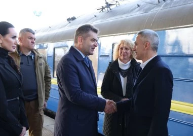 Премиерът и министри отидоха на посещение в Украйна