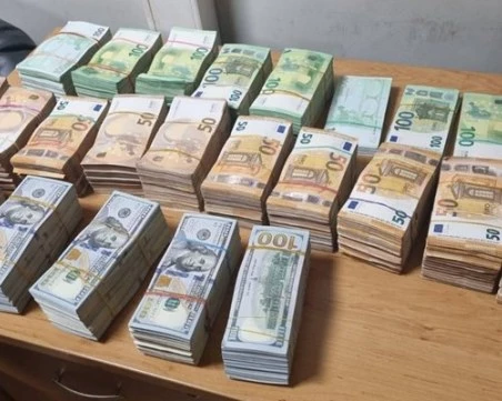 Гърция затяга контрола върху кеша и легализира облагането на криптовалутите